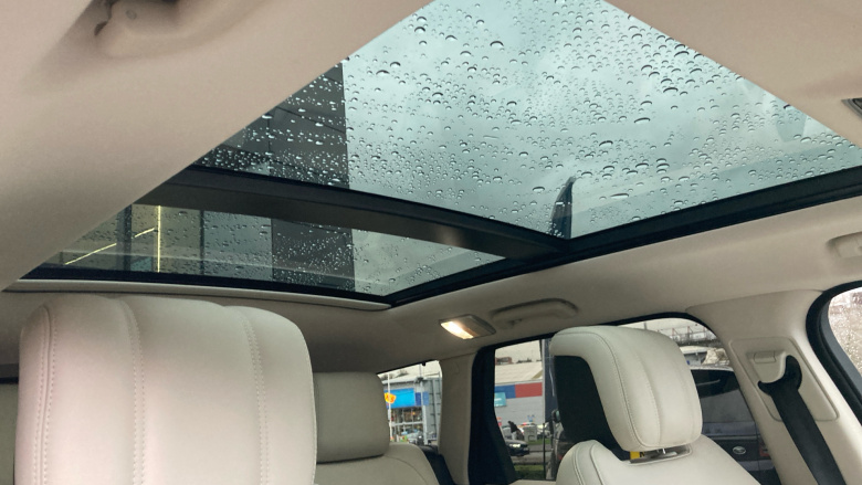 Land Rover Range Rover Sport 3.0 D300 HSE Silver 5dr Auto Diesel Estate